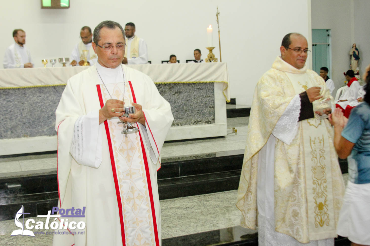 Com igreja fechada, missa dedicada à Santa Rita, é transmitida por rádio em Itabuna