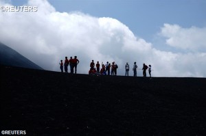 Guatemala: jovens escalam vulcão Pacaya em preparação à JMJ